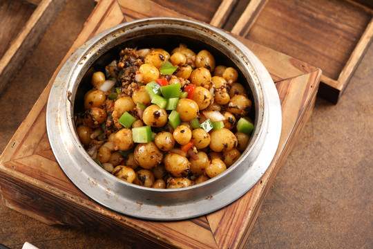 干菜焗石锅小土豆