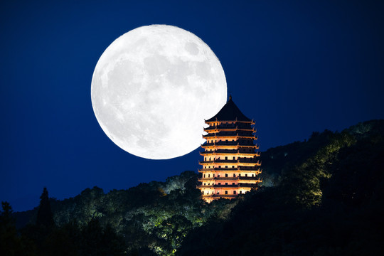 中秋节六和塔月亮