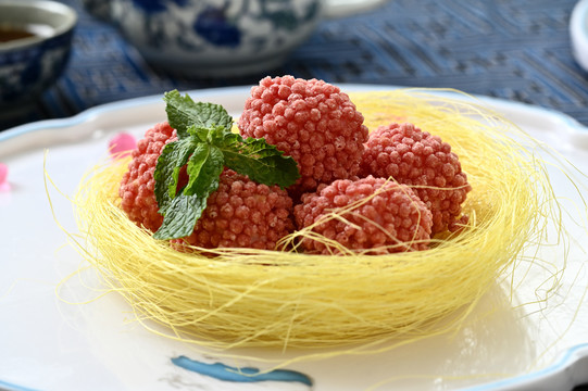 酸奶草莓球