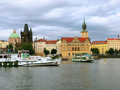捷克伏尔塔瓦河和建筑