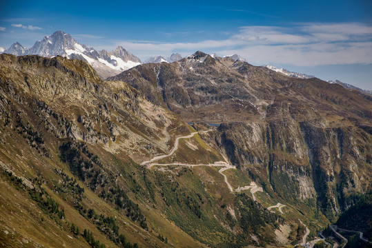 崇山峻岭与大好山河