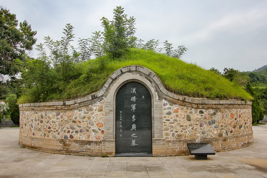李广墓墓冢