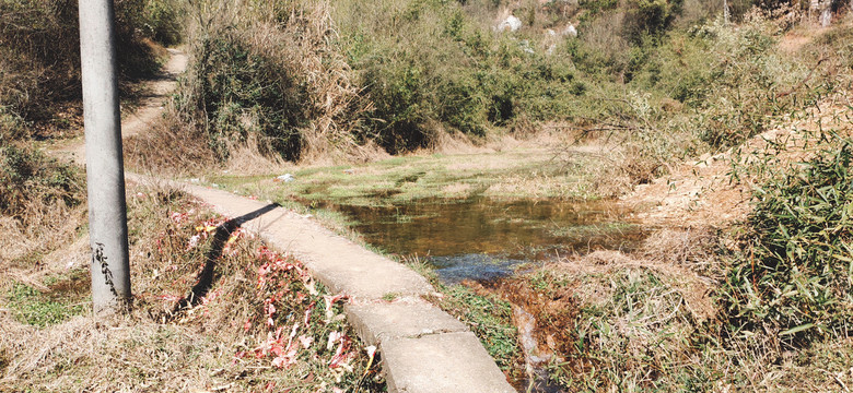 高清岩石路面