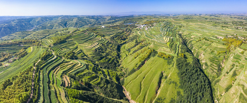 高原梯田乡村