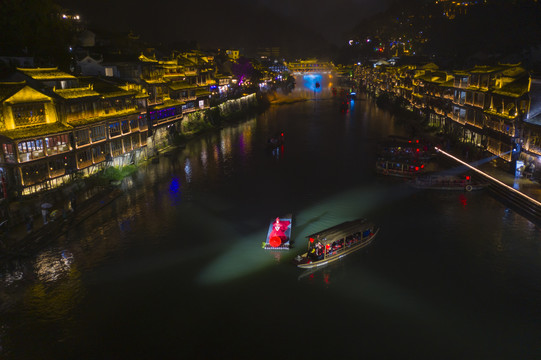 凤凰古城沱江夜景