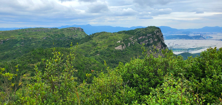 群山