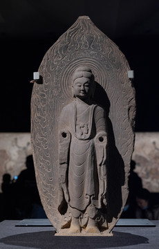 石雕释迦立像