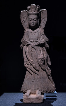 石雕菩萨立像