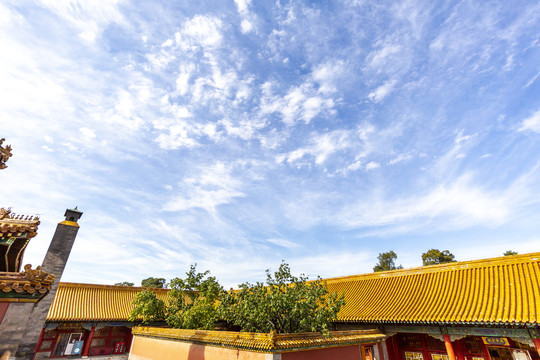 北京故宫的飞檐走兽红墙黄瓦烟囱