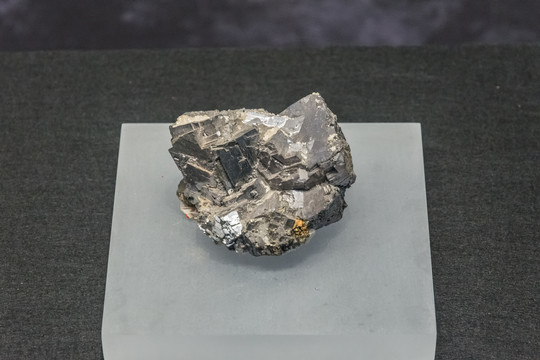 铅矿石