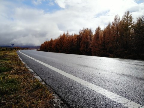 阿尔山公路