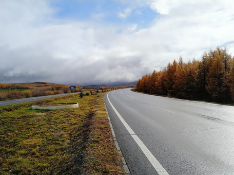 阿尔山公路