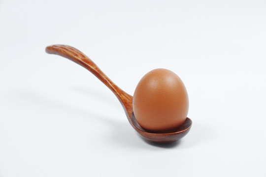 一个木勺放个鸡蛋