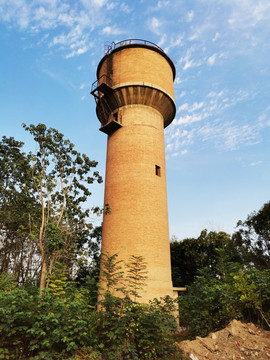 废弃的水塔