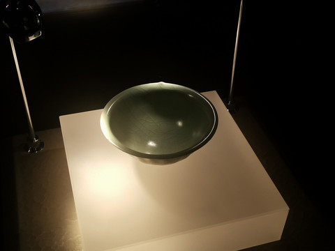 元代龙泉窑青瓷碗
