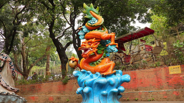 龙雕像深圳求水山公园