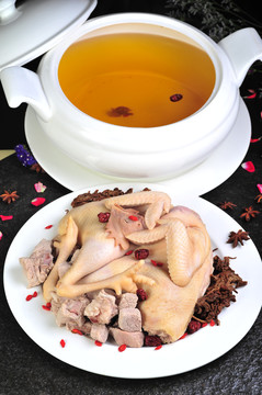 茶树菇炖土鸡