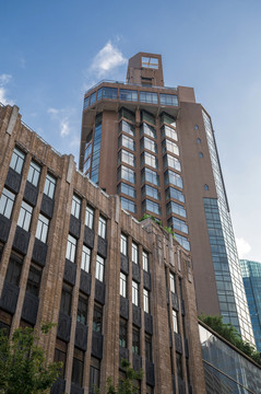 上海南京东路步行街的商业建筑