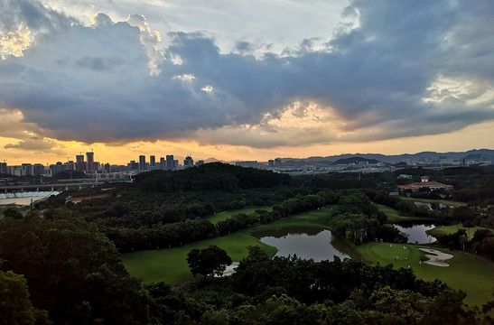 光明高尔夫球场傍晚