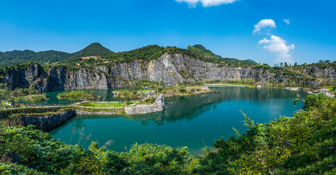 深秋的重庆渝北矿山公园