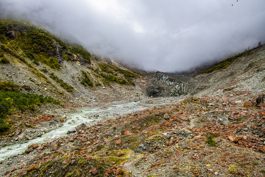 海螺沟万年高山冰川水