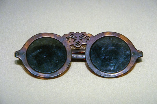 水晶眼镜老物件