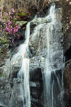 岩石慢门流水山泉瀑布