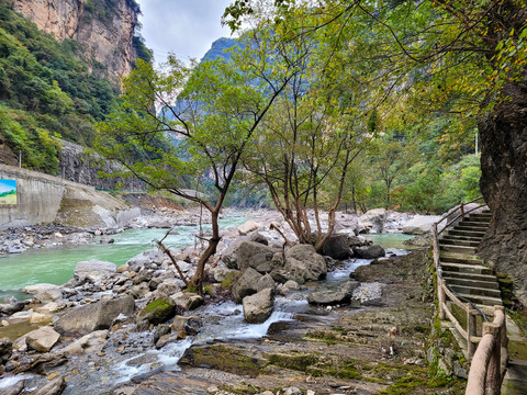 米仓山景区步道