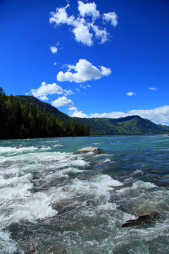 激流水花