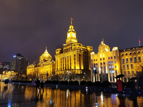 上海外滩老建筑的夜景灯光