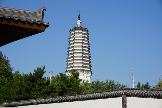 古建筑沈阳塔湾舍利塔的景色