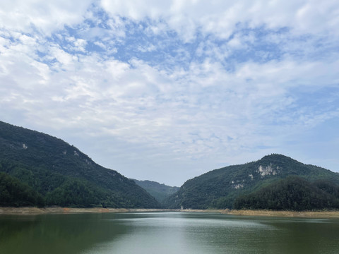 水库群山