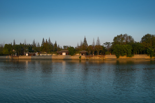 瓜洲运河岸