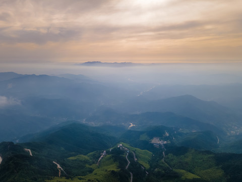 湖北黄冈罗田大别山薄刀锋风景区