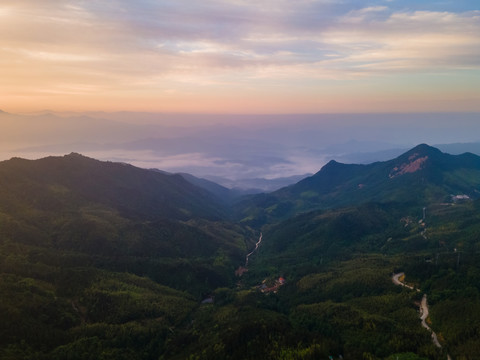 湖北黄冈罗田大别山薄刀锋风景区