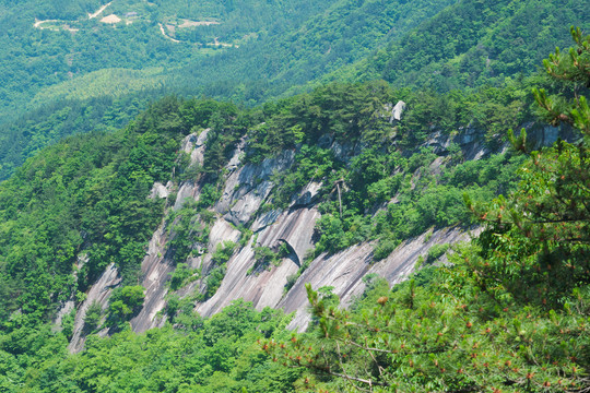 湖北黄冈罗田大别山薄刀锋风景区