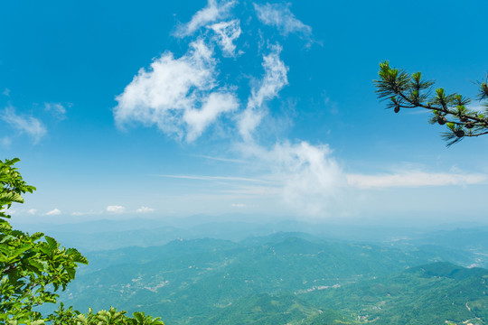 湖北黄冈罗田大别山薄刀锋风景区
