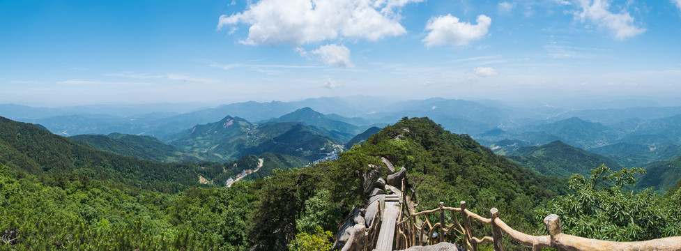 湖北黄冈罗田大别山薄刀锋风景区