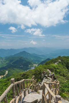 湖北黄冈罗田大别山薄刀锋风景区