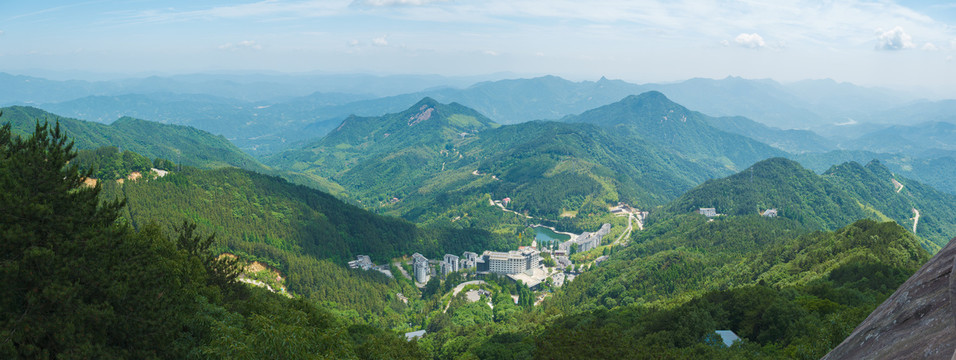 湖北黄冈罗田大别山薄刀锋风景区