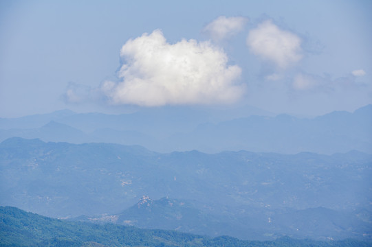 湖北黄冈罗田大别山薄刀锋风景区