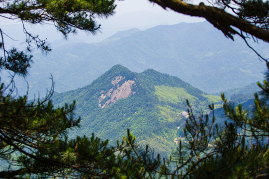 湖北黄冈罗田大别山薄刀锋风景区