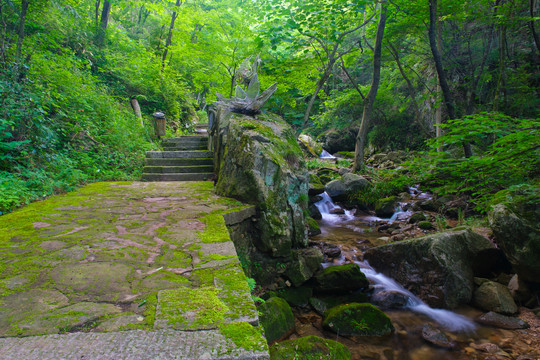 湖北黄冈罗田大别山薄刀锋风景区