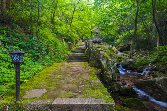 湖北黄冈罗田大别山薄刀锋风景区