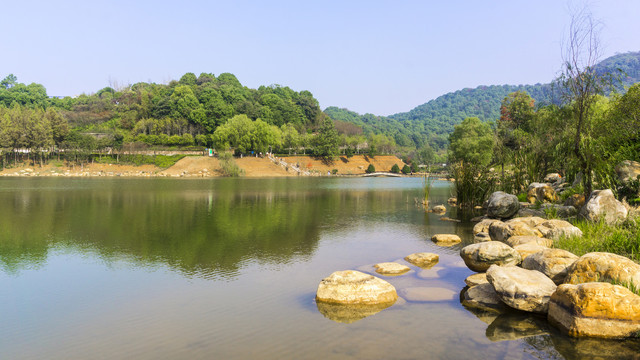 尖山湖公园湖景