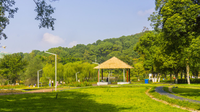 尖山湖公园湖景