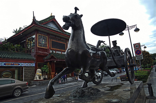 成都琴台路铜车马雕塑