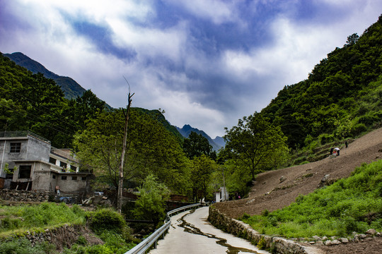 秦岭汤峪紫云山