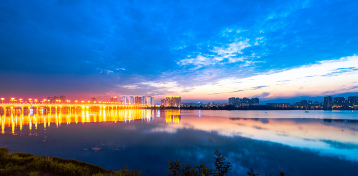 遂宁天空之境通德大桥湿地公园