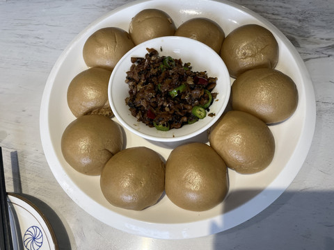窝窝头外婆菜